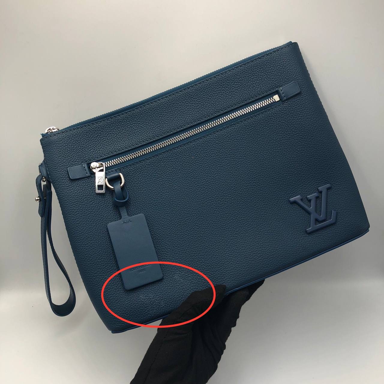 Louis Vuitton Bag Takeoff Pouch