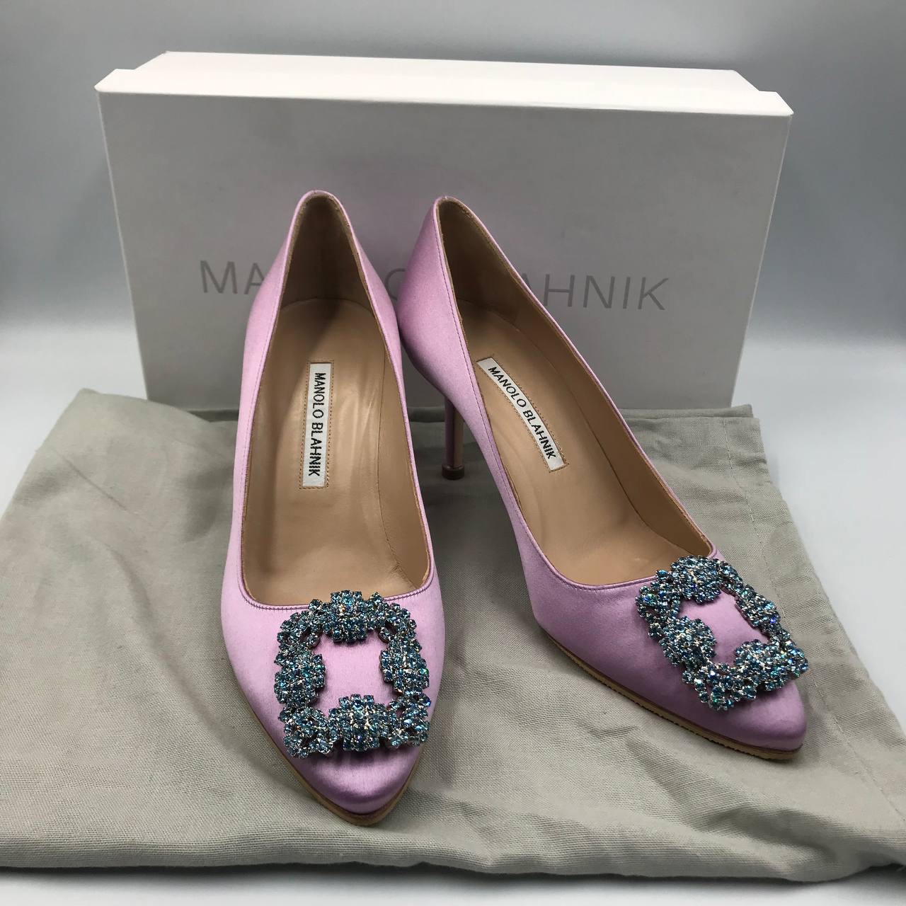 Manolo Blahnik Shoes Hangisi Satin Pumps