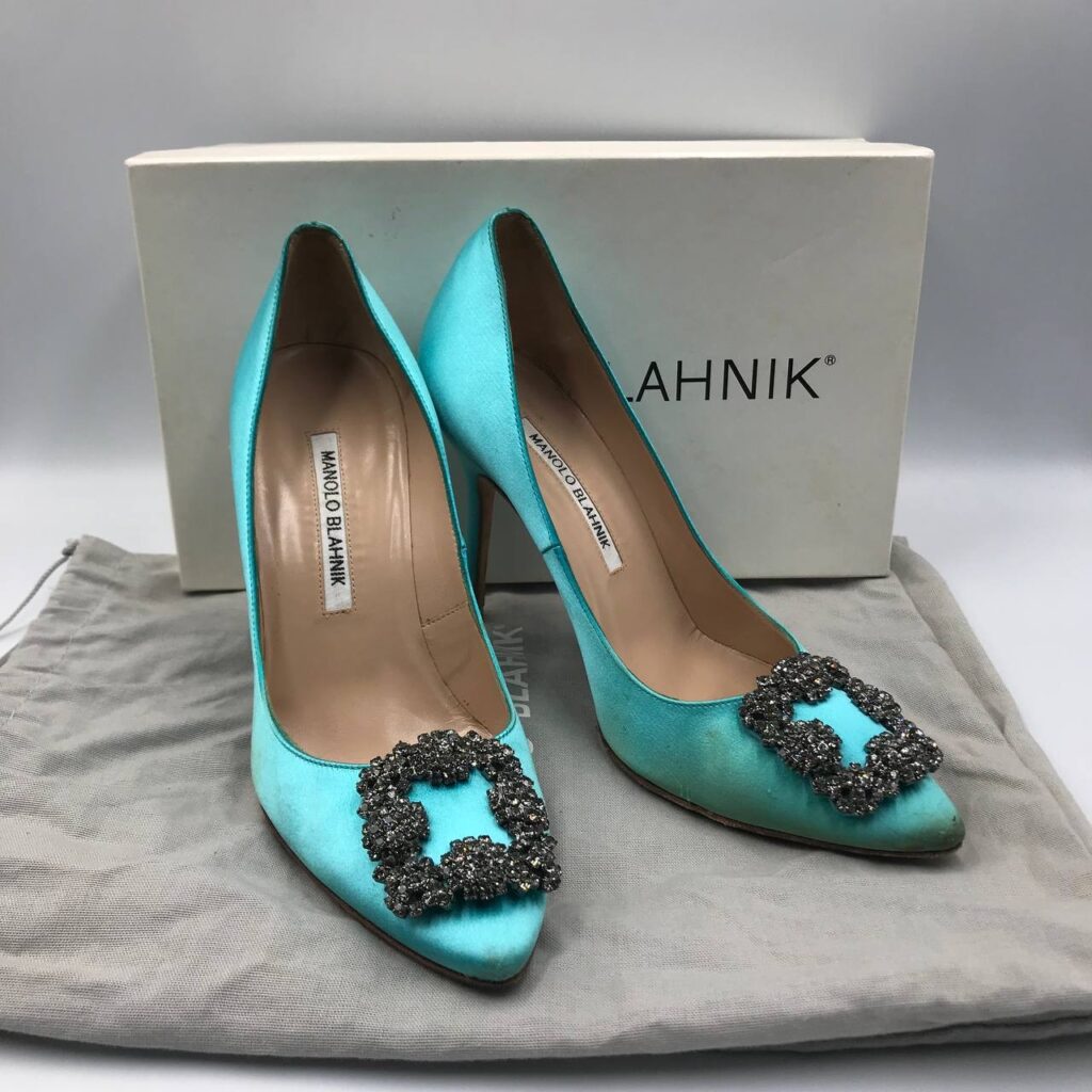 Manolo Blahnik Shoes Hangisi Satin Pumps