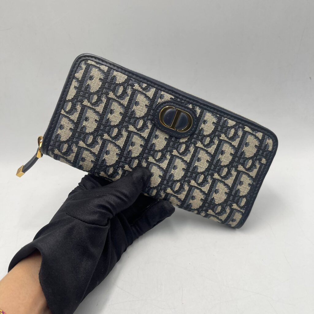 Dior 30 Montaigne Voyageur Long Wallet