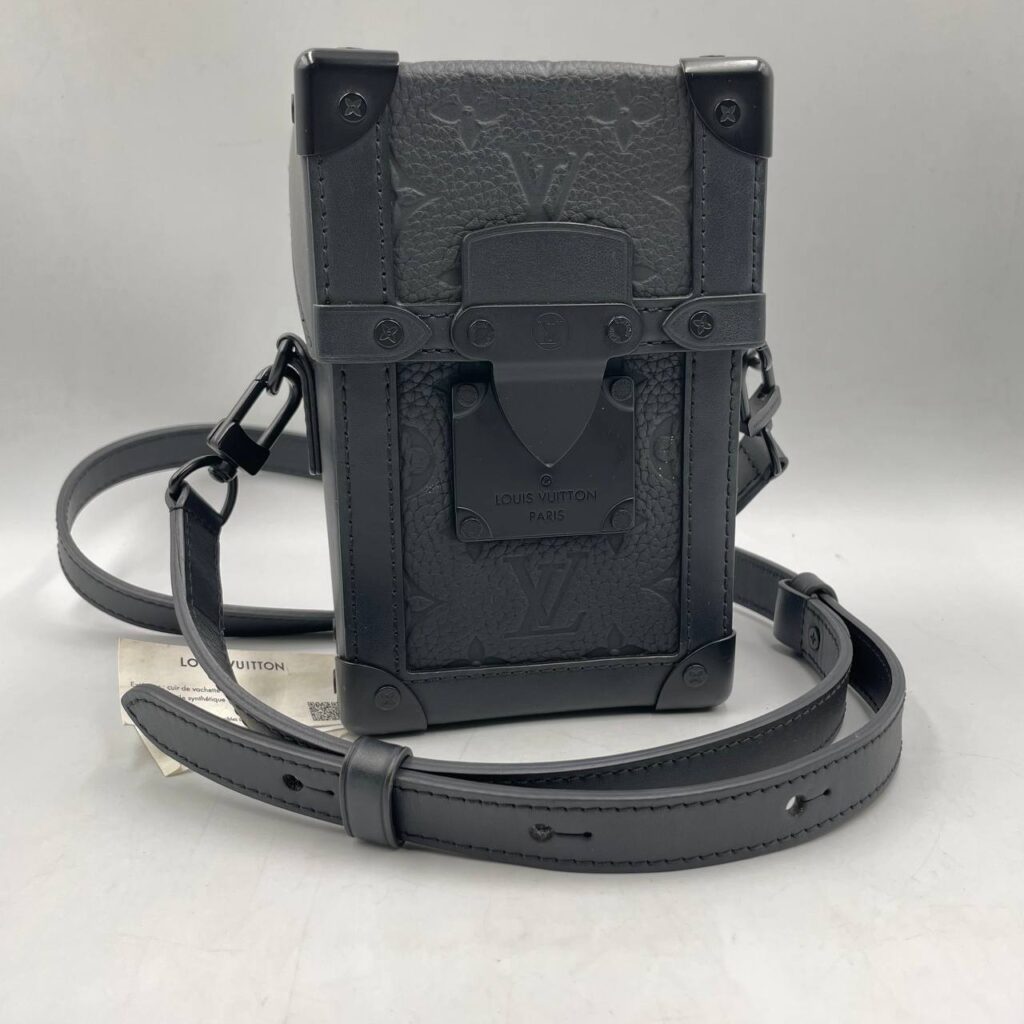 LOUIS VUITTON BAG TAURILLON VERTICAL TRUNK WEARABLE M82070