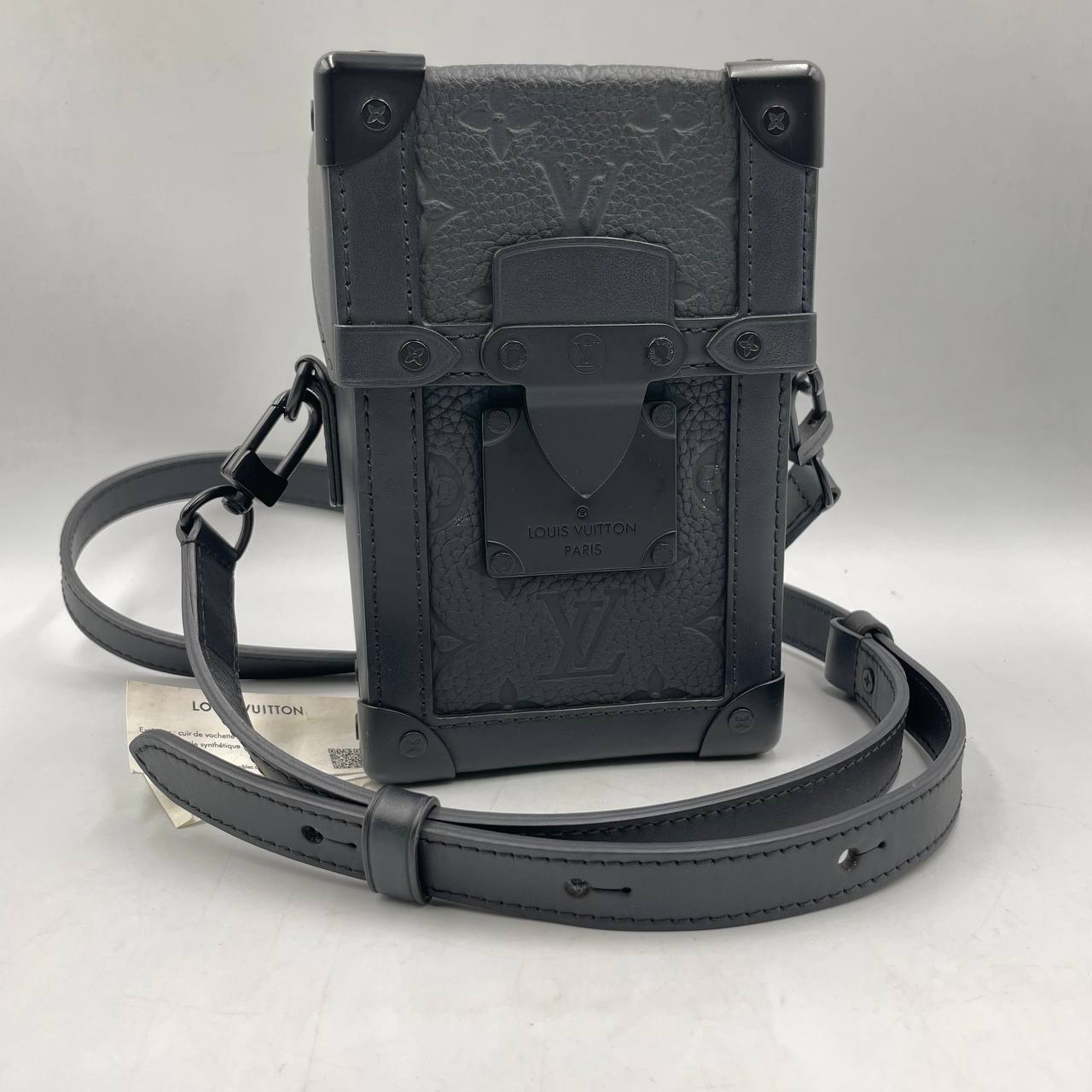 LOUIS VUITTON BAG TAURILLON VERTICAL TRUNK WEARABLE M82070