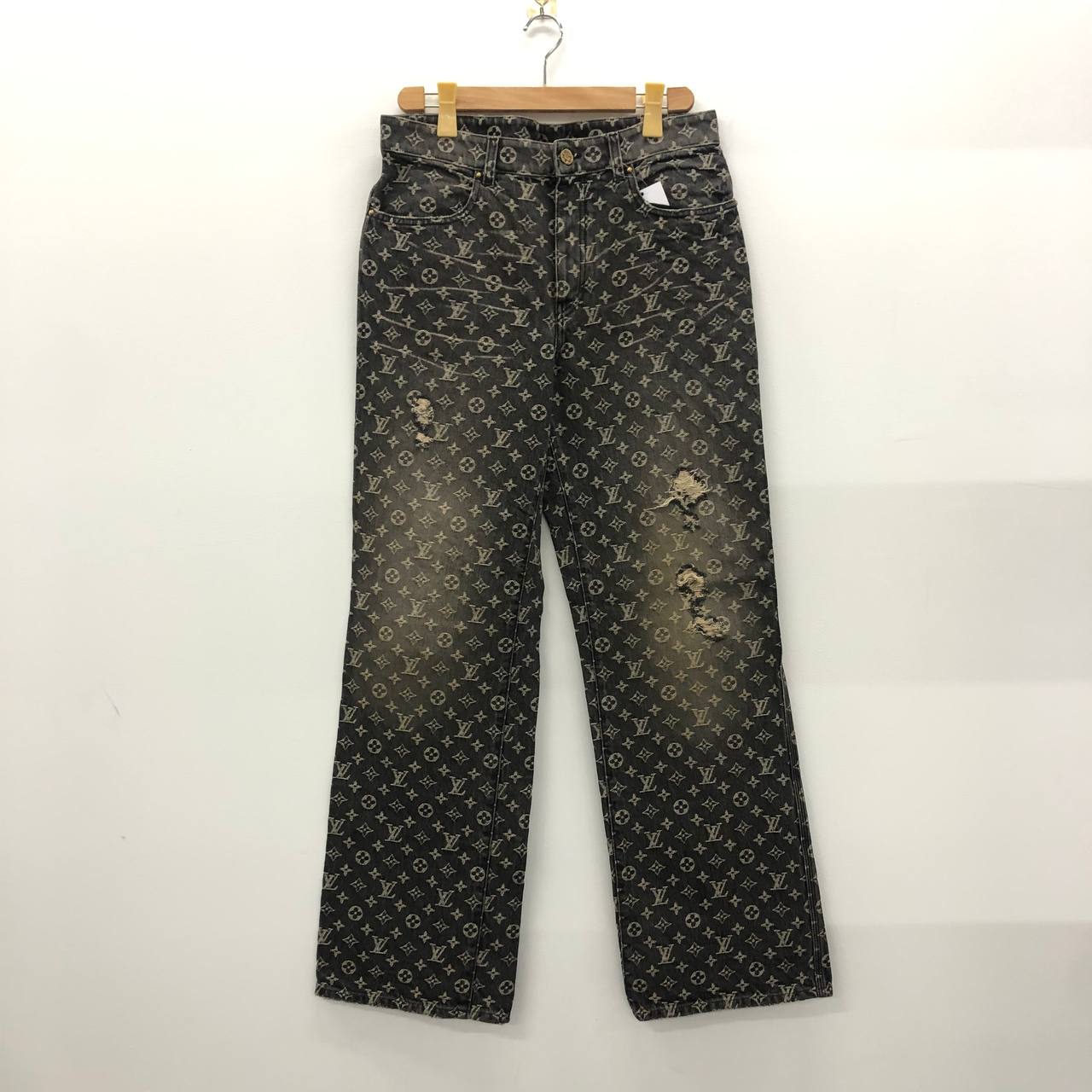 LOUIS VUITTON JEANS MONOGRAM DISTRESSED BAGGY DENIM