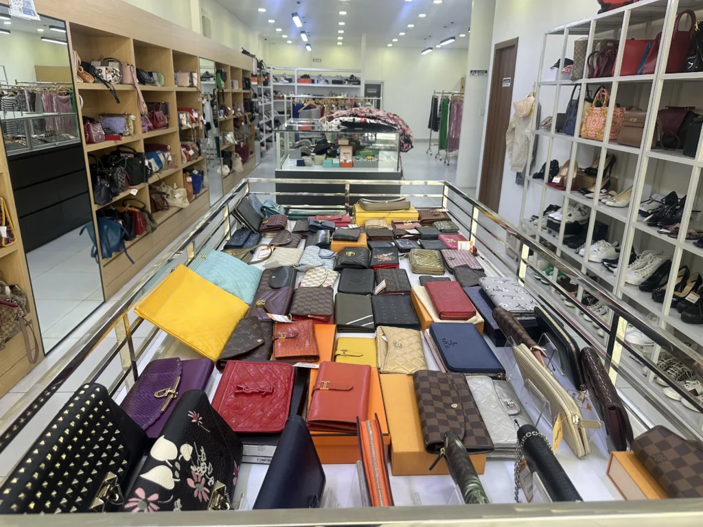 wallet display